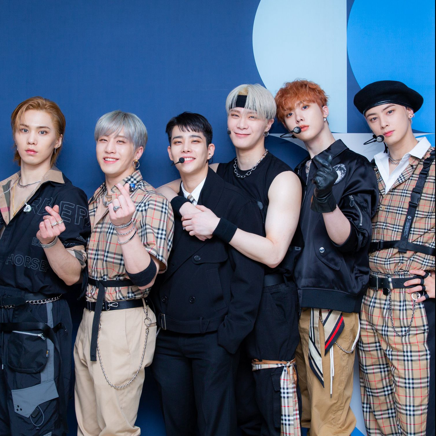 A moment captured by Jinjin (ASTRO)'s fan