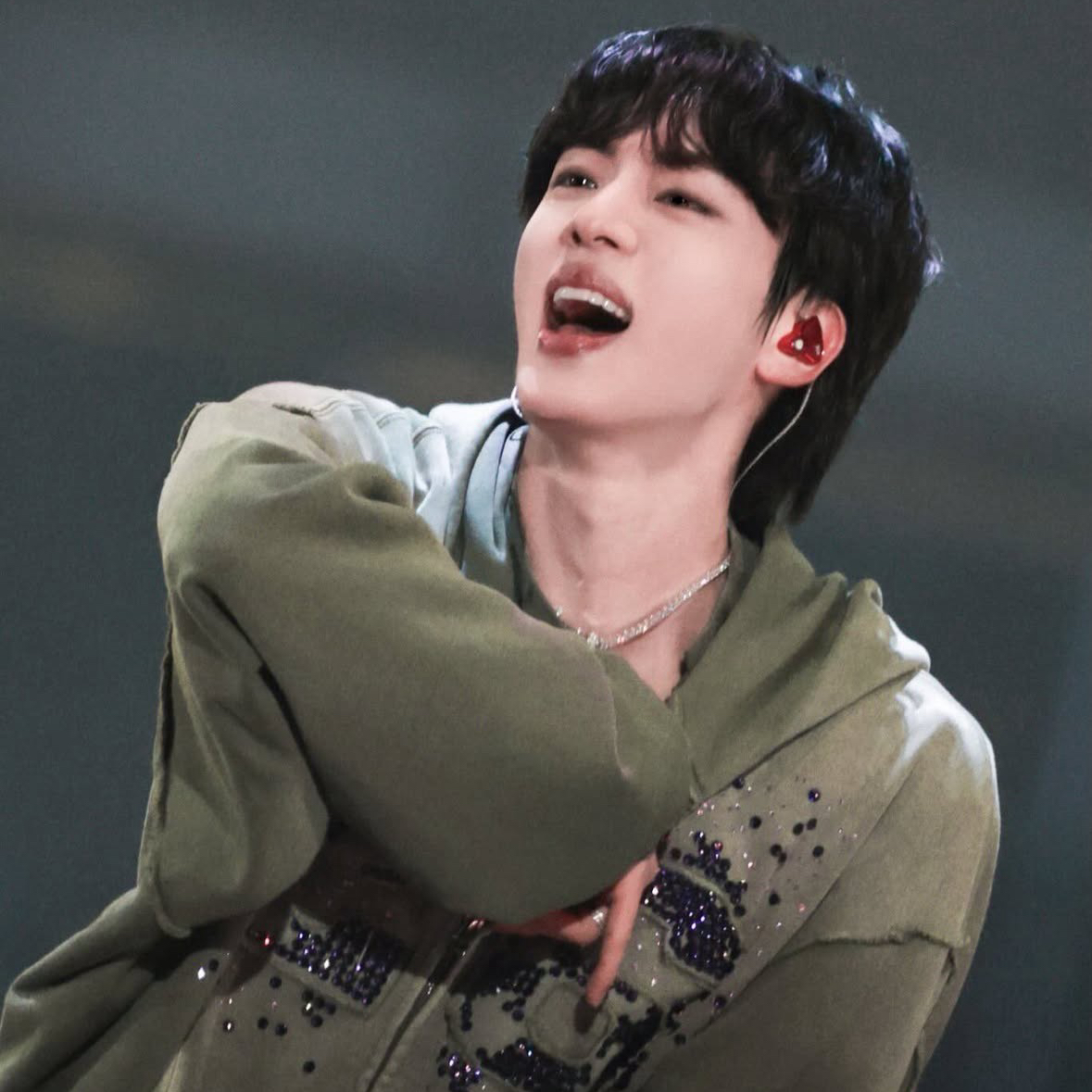 진 (방탄소년단)의 최신 사진