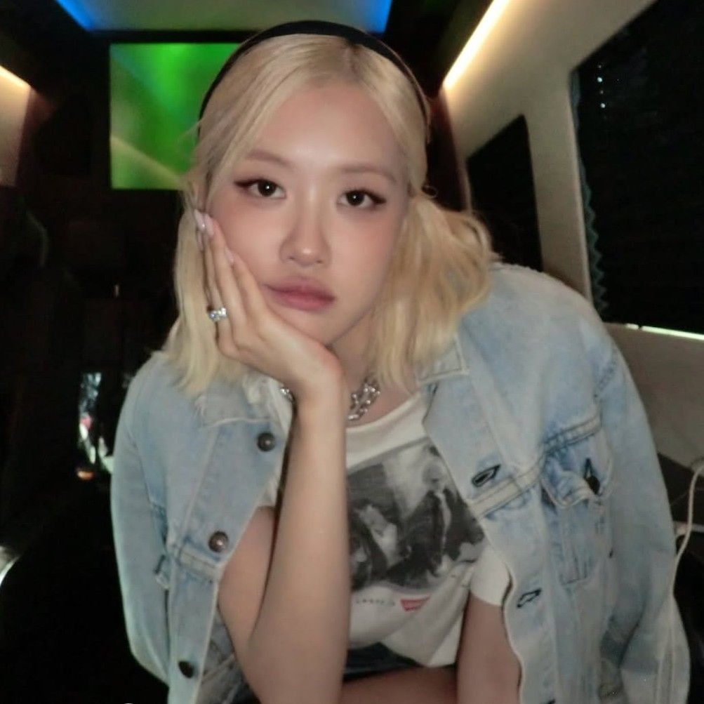 ROSÉ (BLACKPINK)的幕後花絮