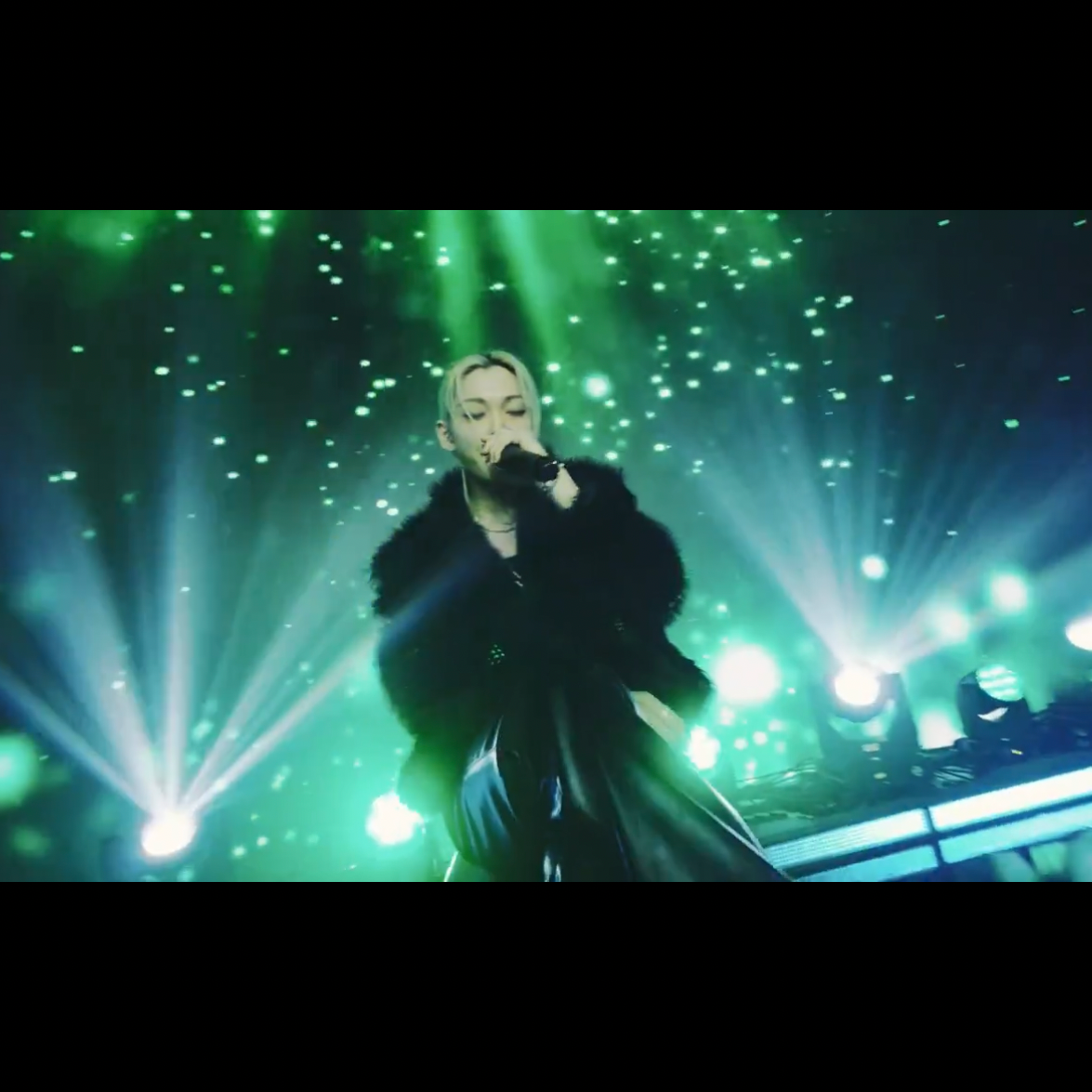 Latest photo of Felix (Stray Kids)