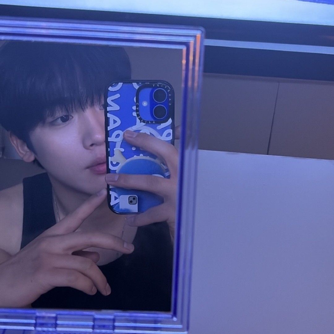 김요한 (위아이) 최근 활동샷