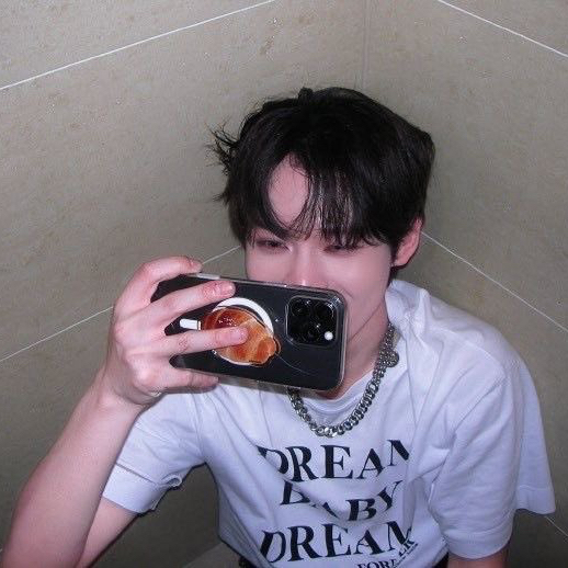 Behind-the-scenes cut of Chenle (NCT DREAM)