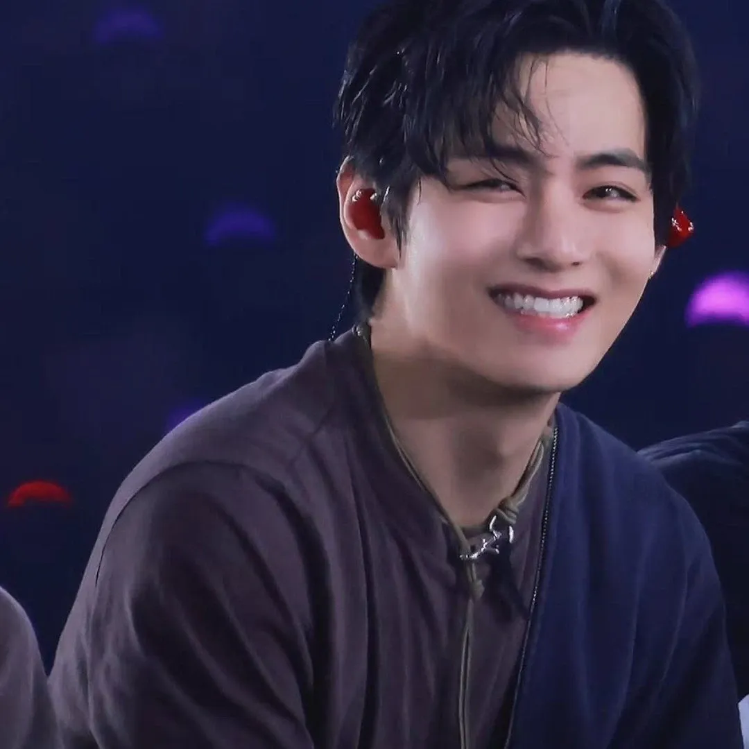 Recent activity shot of V (BTS)