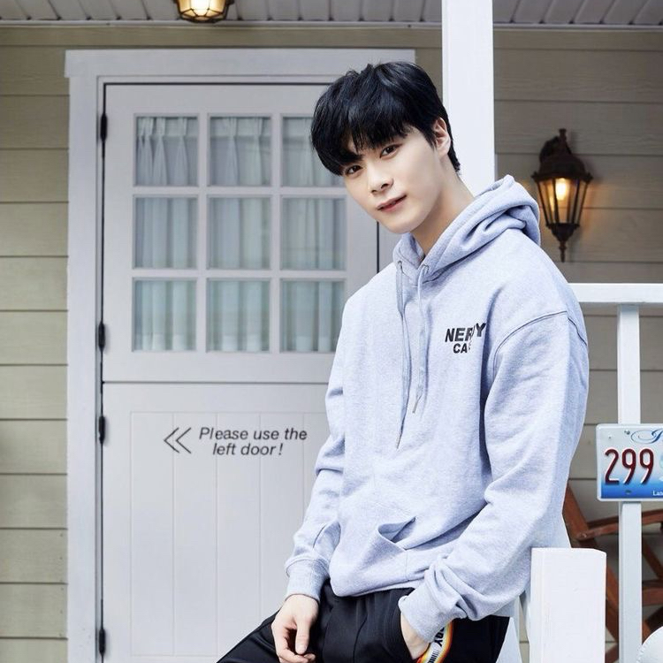 Latest photo of Moonbin (ASTRO)