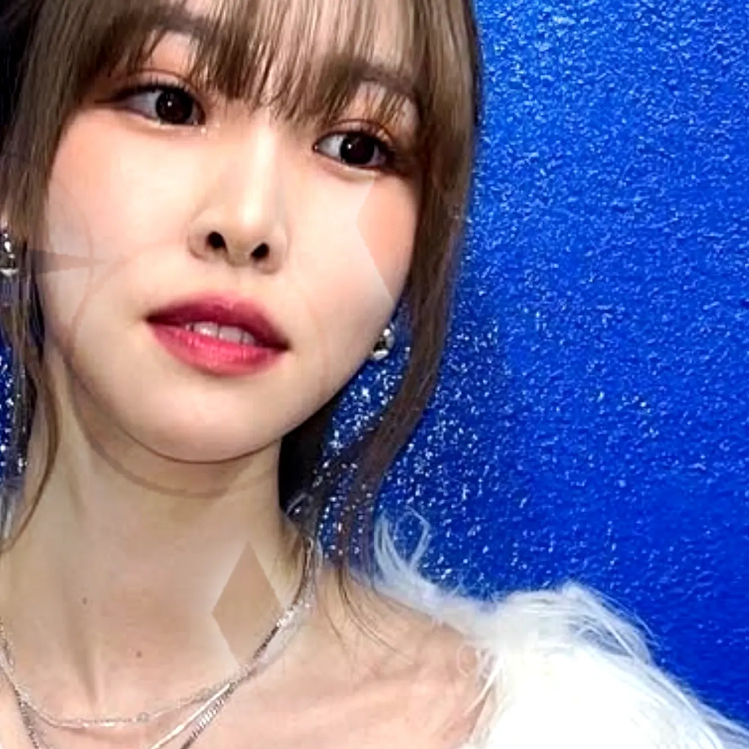 A moment captured by Yuju (GFRIEND)'s fan