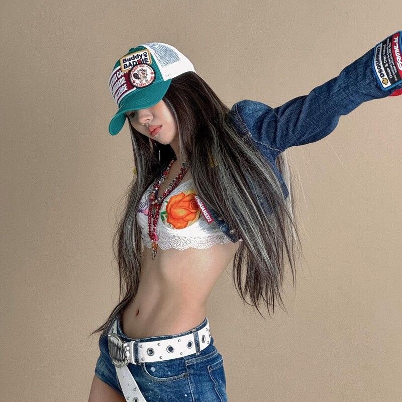 Latest photo of Soyeon (i-dle)