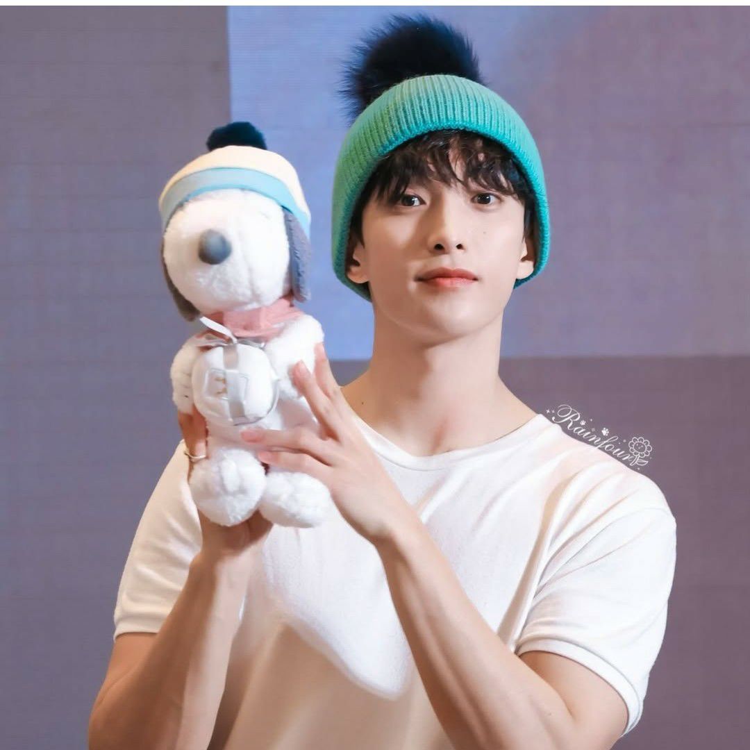 Foto aktivitas terbaru DK (SEVENTEEN)