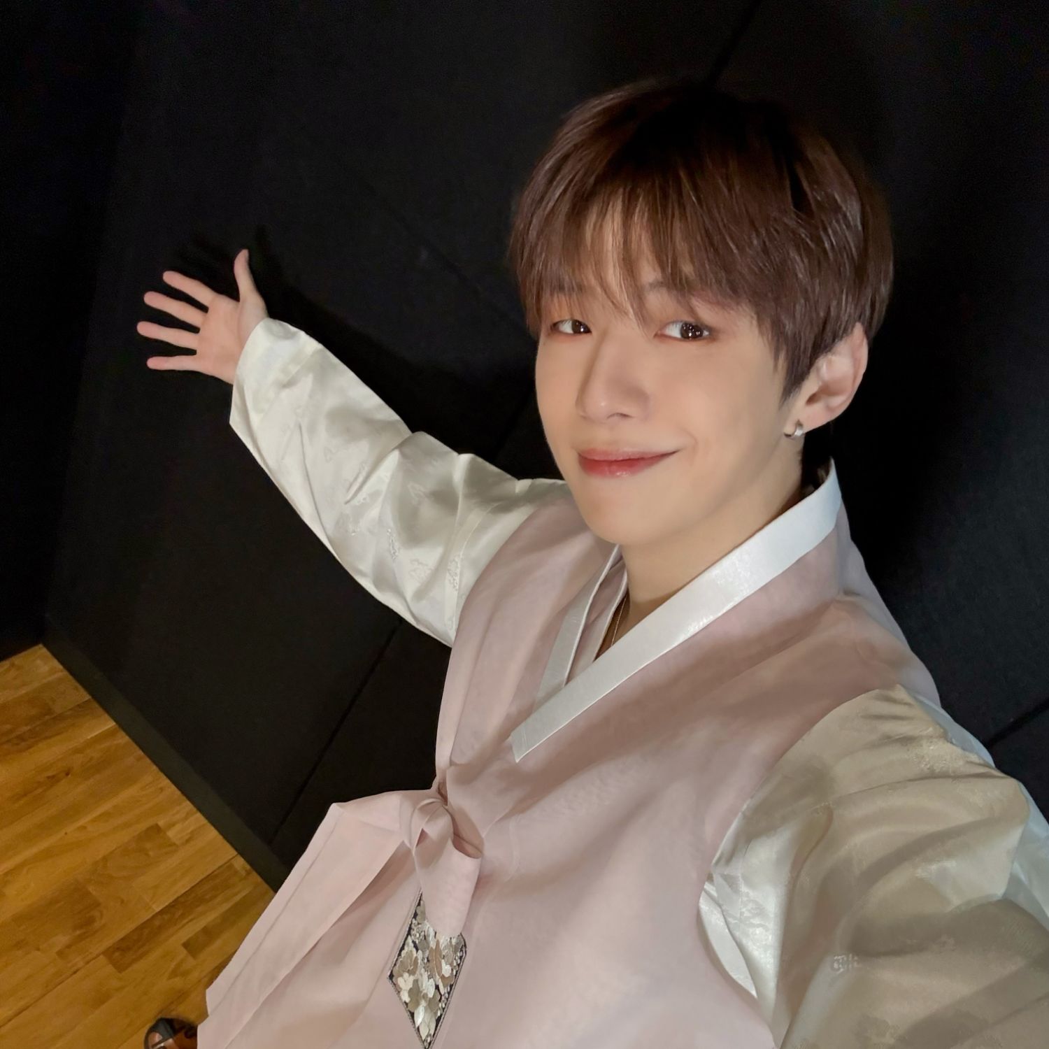 강다니엘의 비하인드 컷