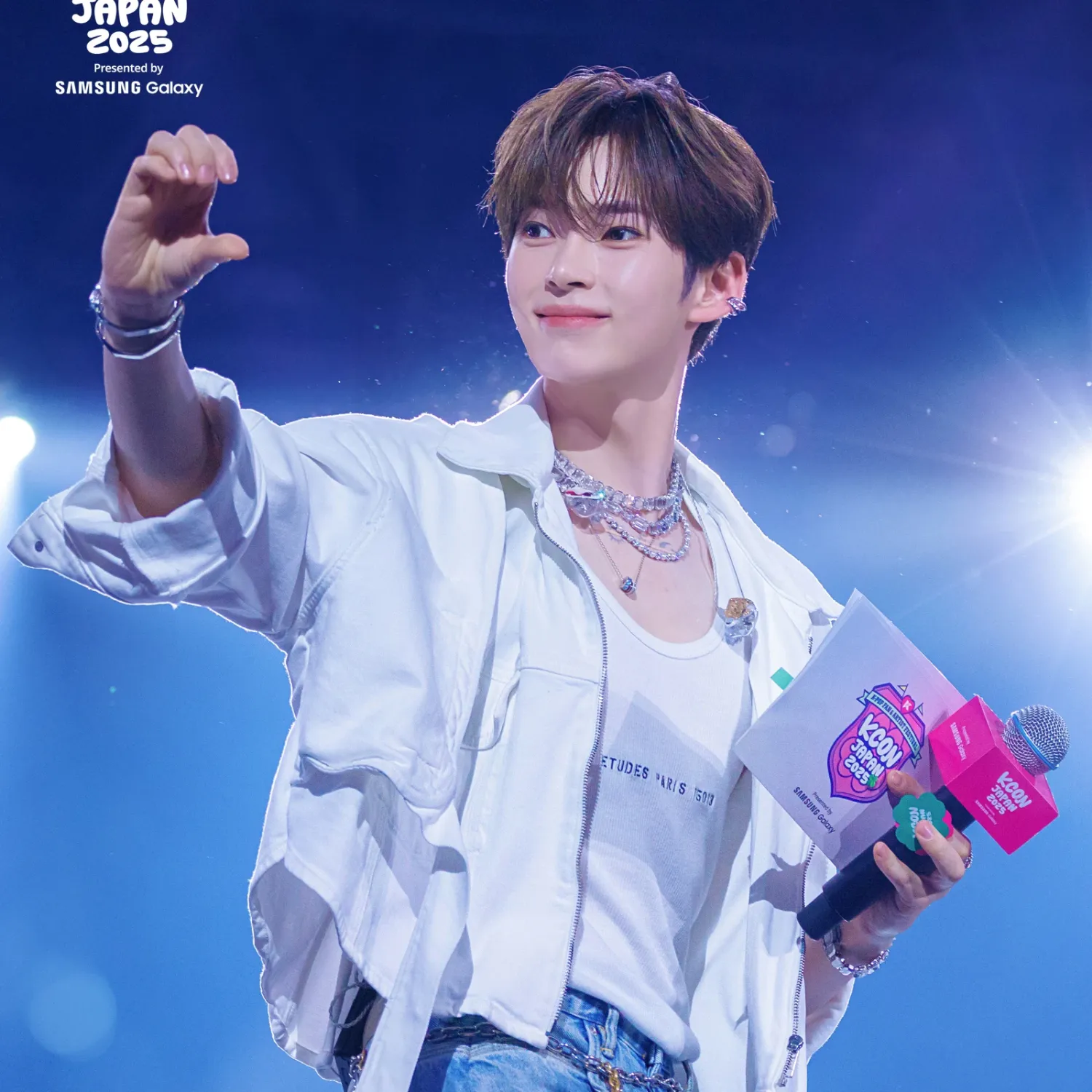 A moment captured by Sung Hanbin (ZEROBASEONE)'s fan