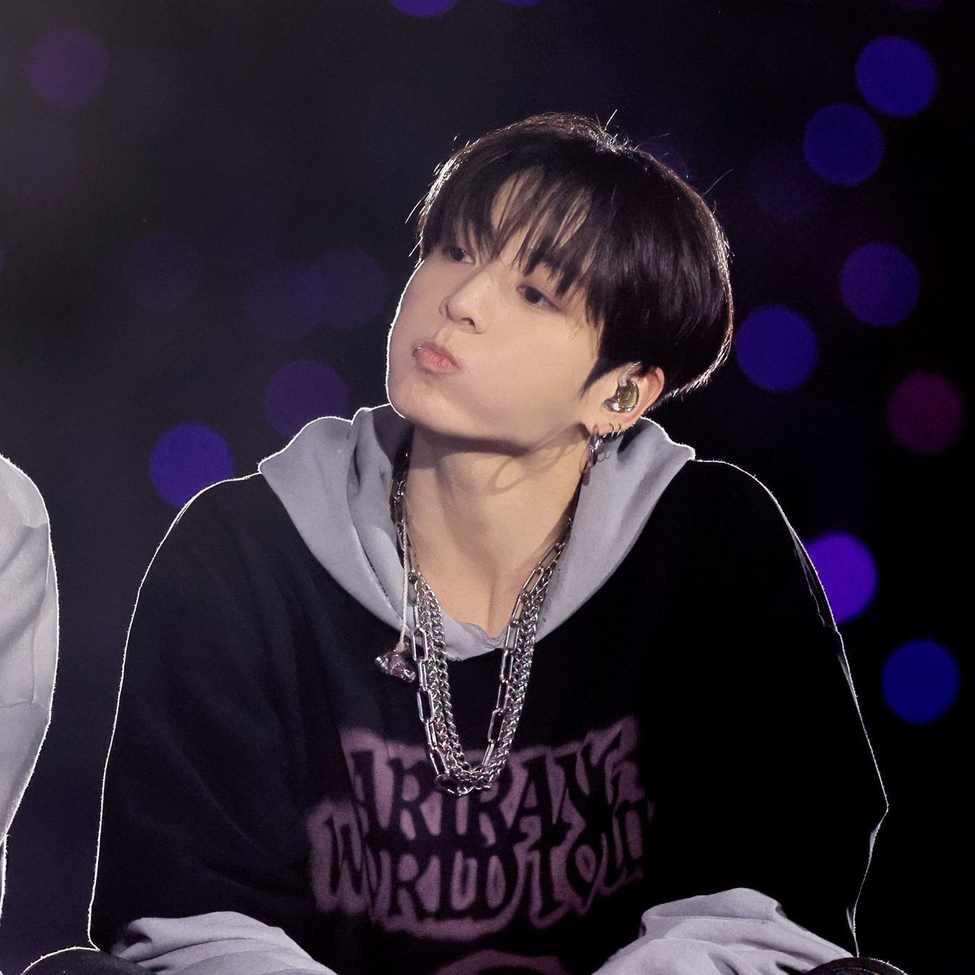 Foto aktivitas terbaru Jungkook (BTS)