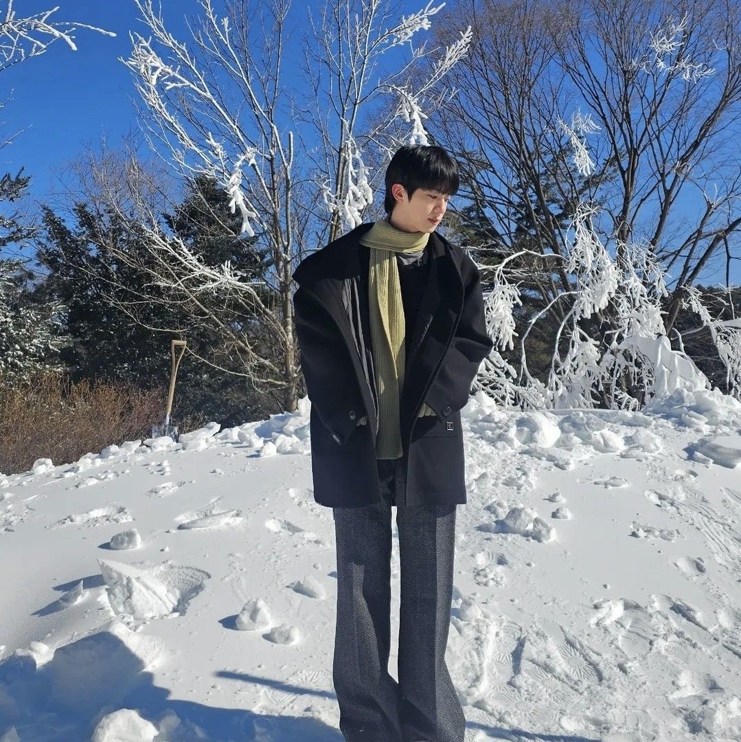 진 (방탄소년단)의 비하인드 컷