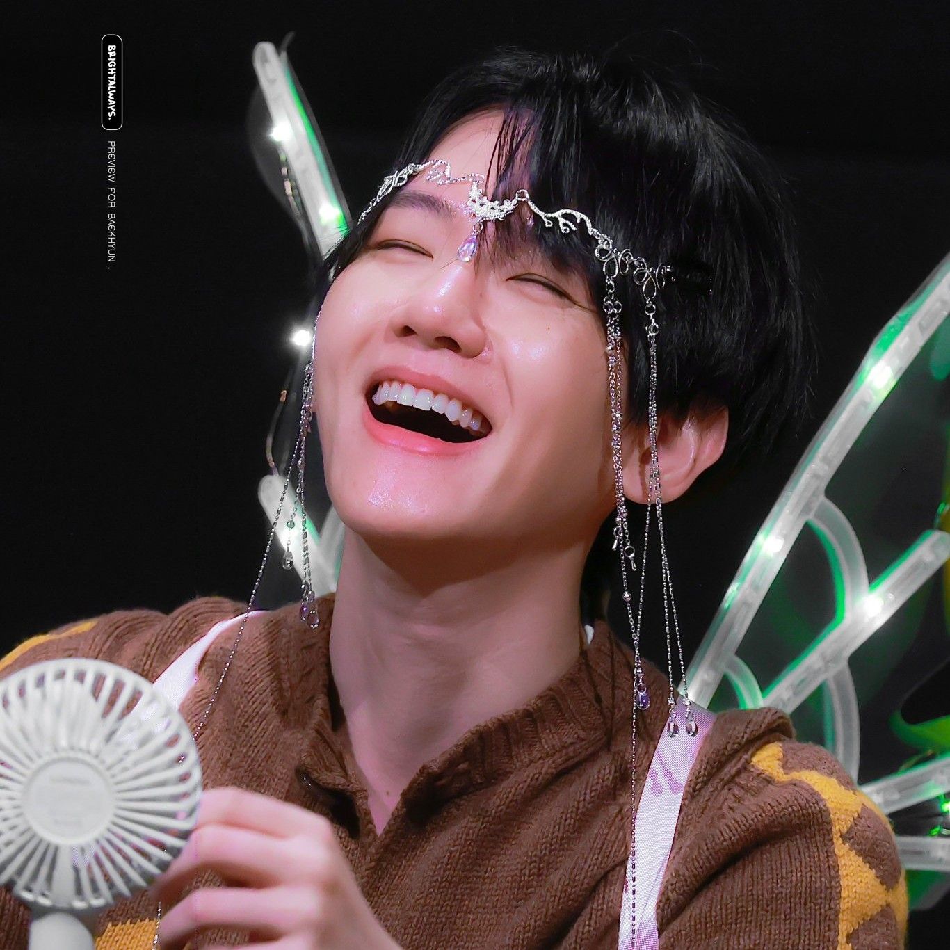 백현 (EXO)의 최신 사진