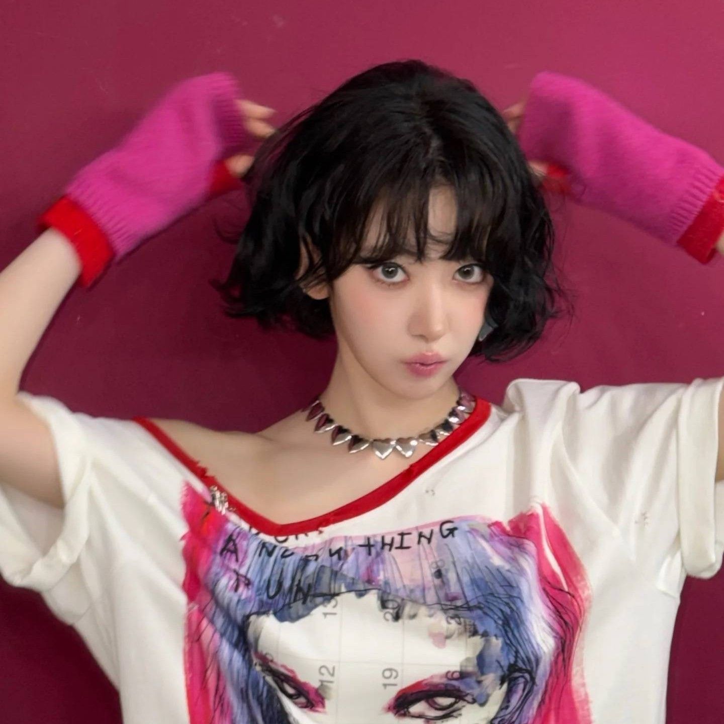 Latest photo of Sakura (LE SSERAFIM)