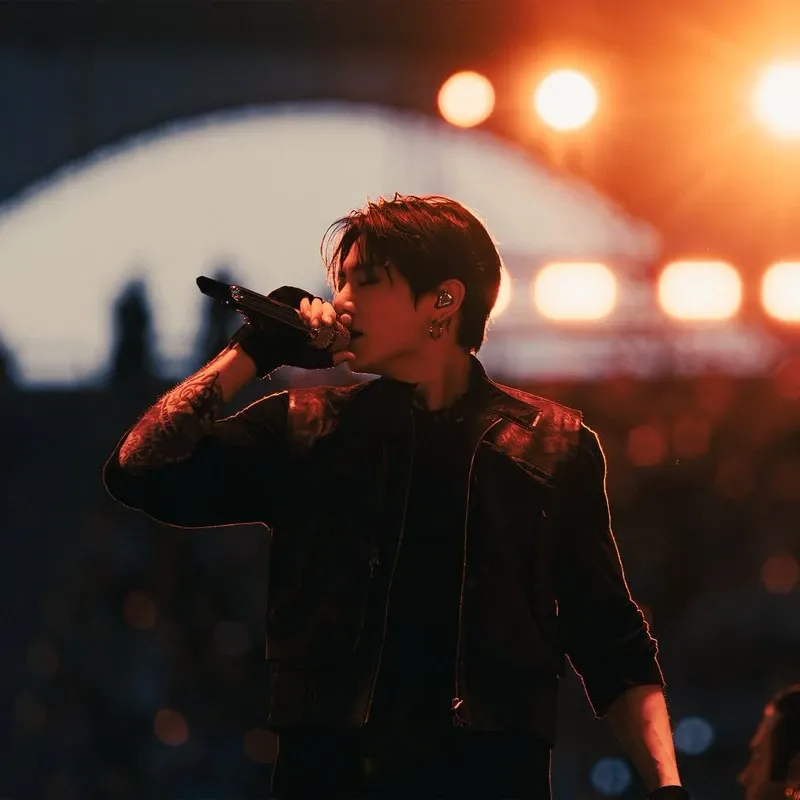 Foto aktivitas terbaru Jungkook (BTS)