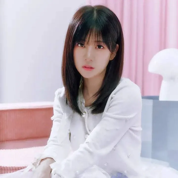 Recent activity shot of Park Chorong (Apink)