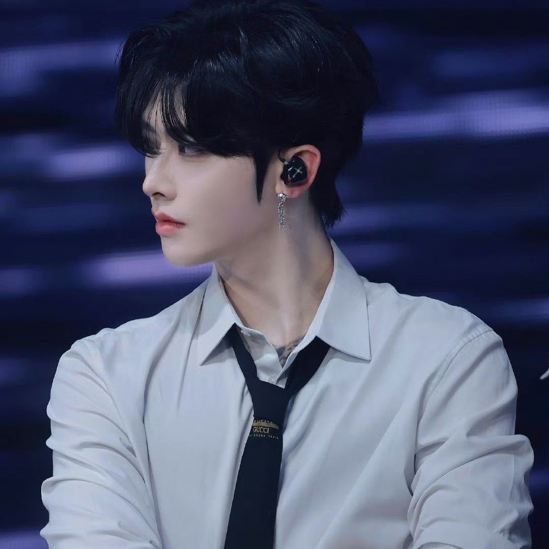 A moment captured by Ricky's fan