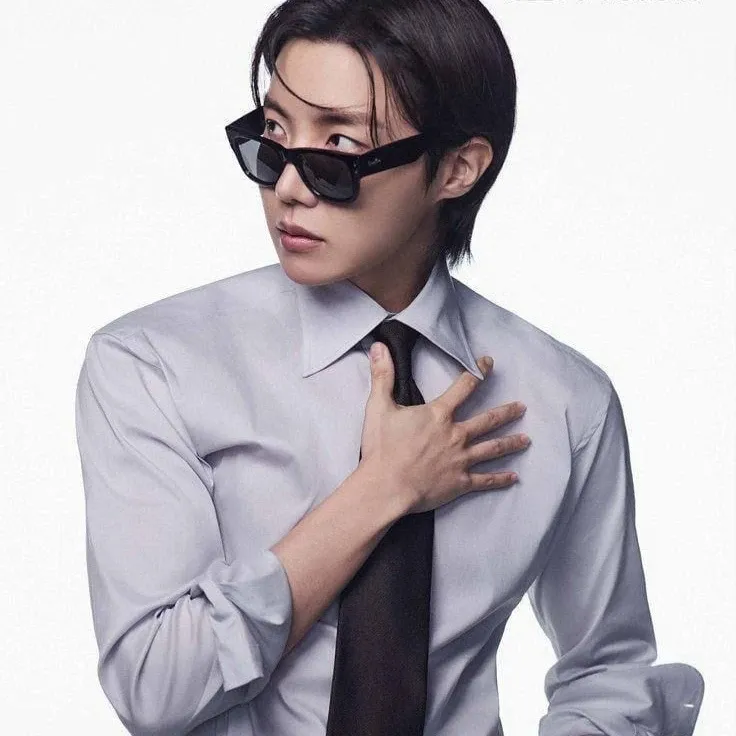 Behind-the-scenes cut of j-hope (BTS)