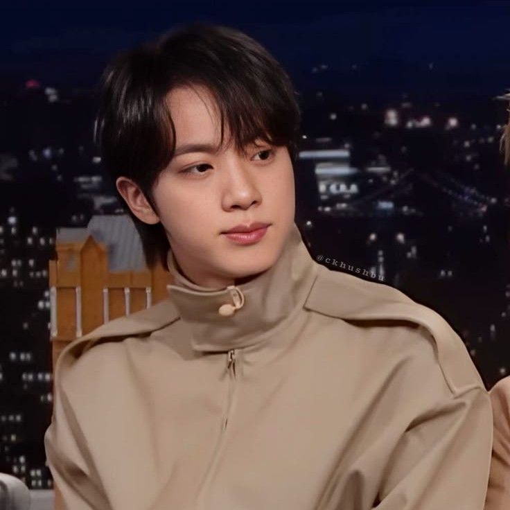 진 (방탄소년단)의 최신 사진