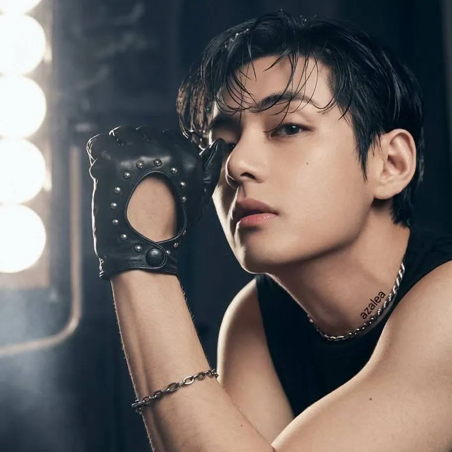 Latest photo of V (BTS)