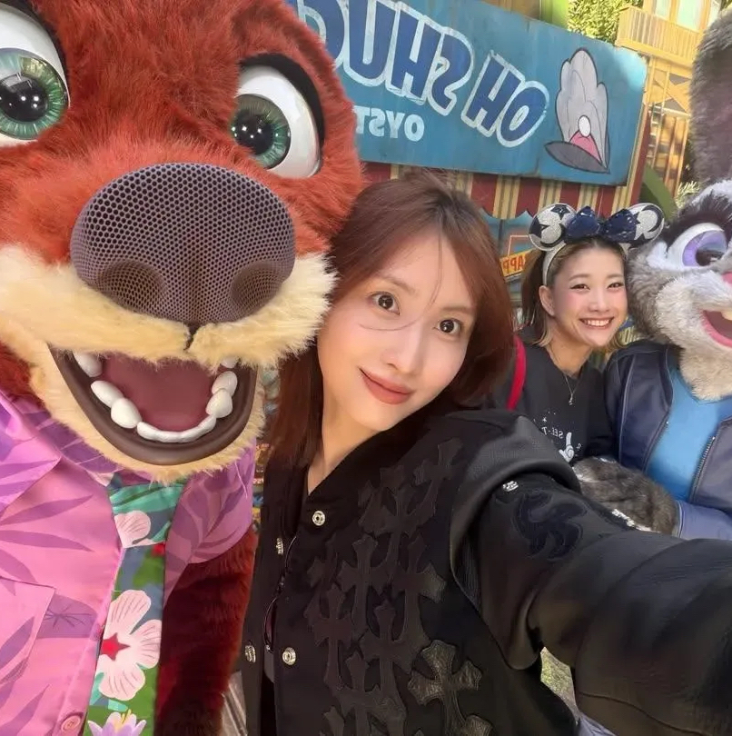 Momo (TWICE)的幕後花絮