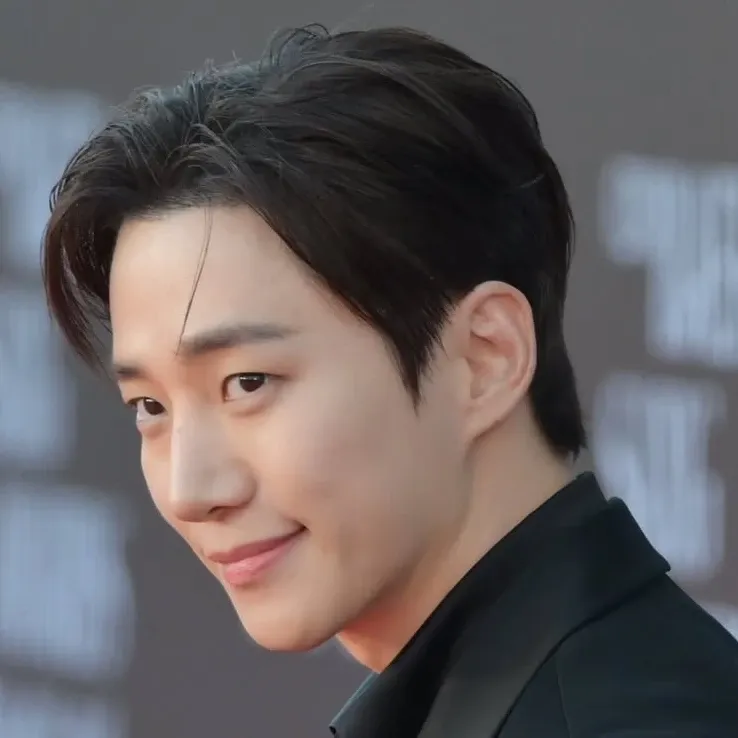 Behind-the-scenes cut of Junho (2PM)