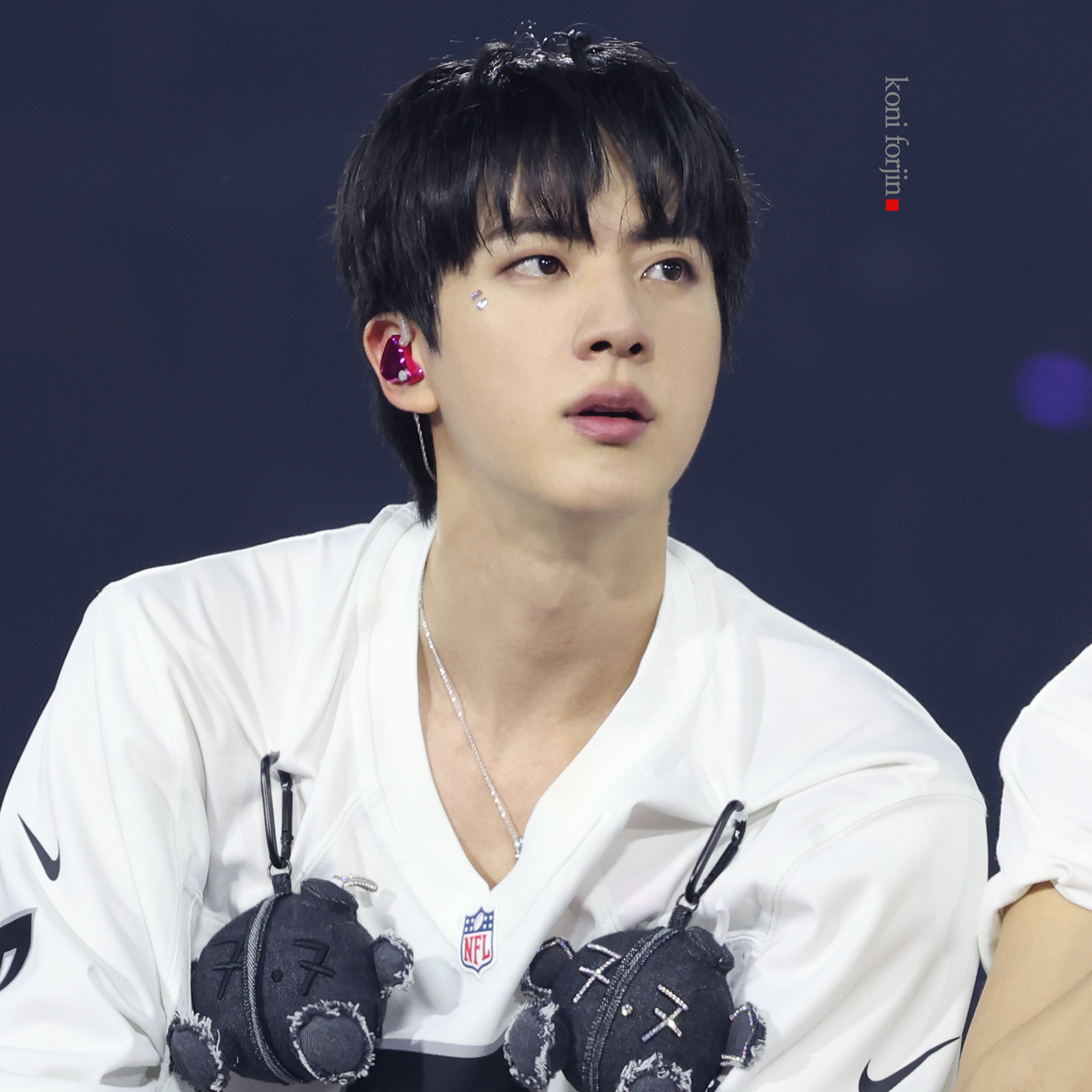 Momen yang diabadikan oleh penggemar Jin (BTS)
