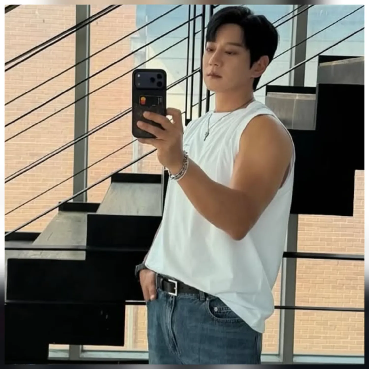 Recent activity shot of Hwang Chiyeol