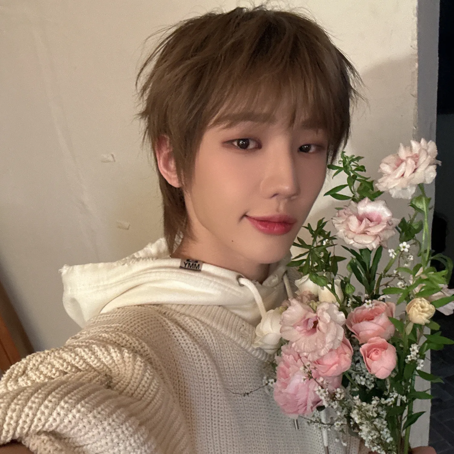 Behind-the-scenes cut of Junhyeok (TNX)