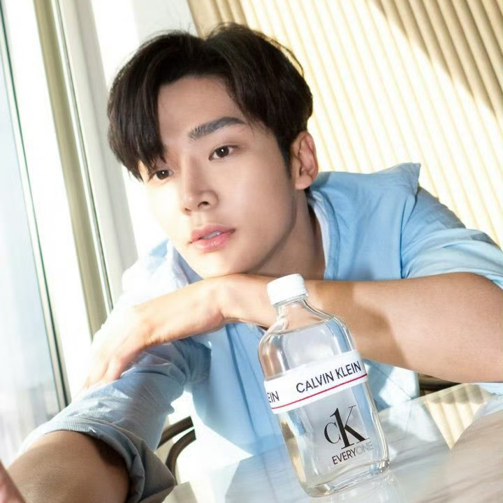 로운의 비하인드 컷