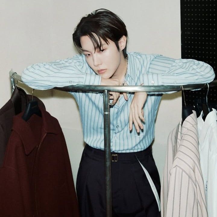 Momen yang diabadikan oleh penggemar j-hope (BTS)