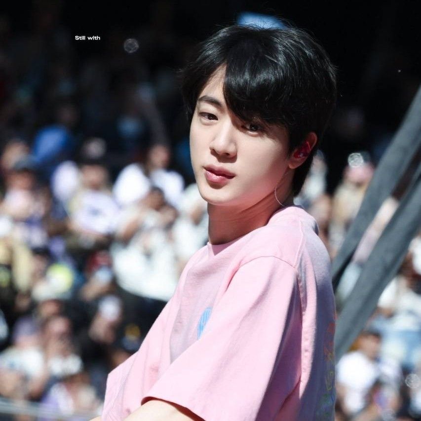 Foto aktivitas terbaru Jin (BTS)