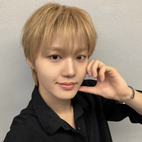 Recent activity shot of Doyoung (TREASURE)
