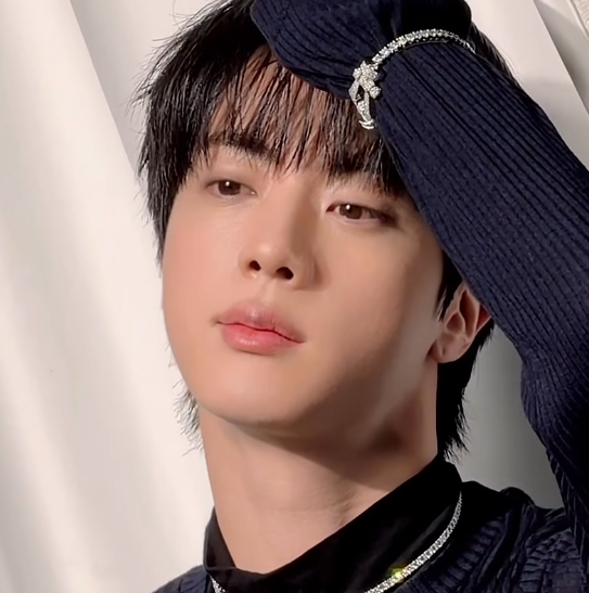 Potret di balik layar Jin (BTS)