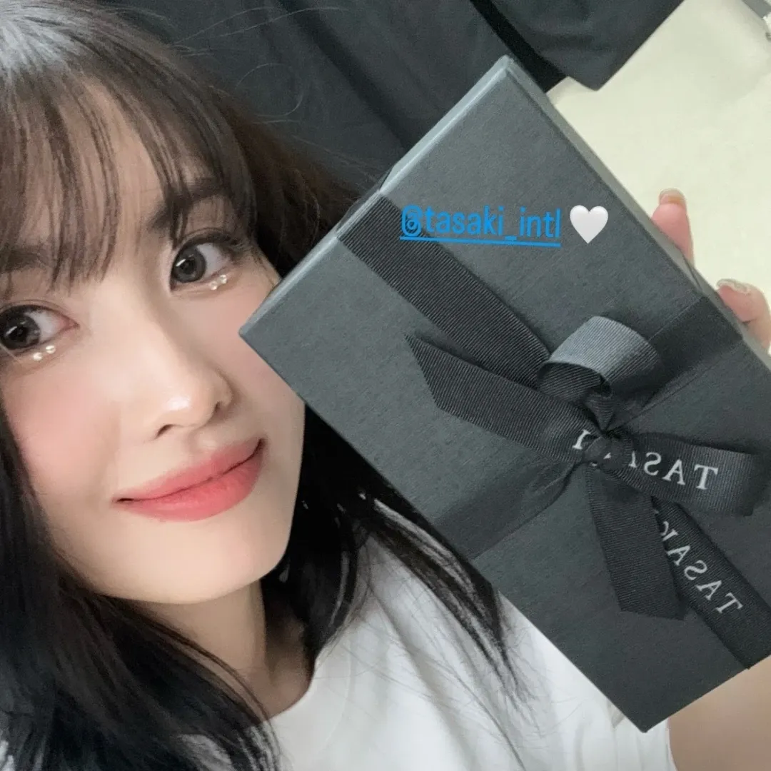 Momo (TWICE)的幕後花絮