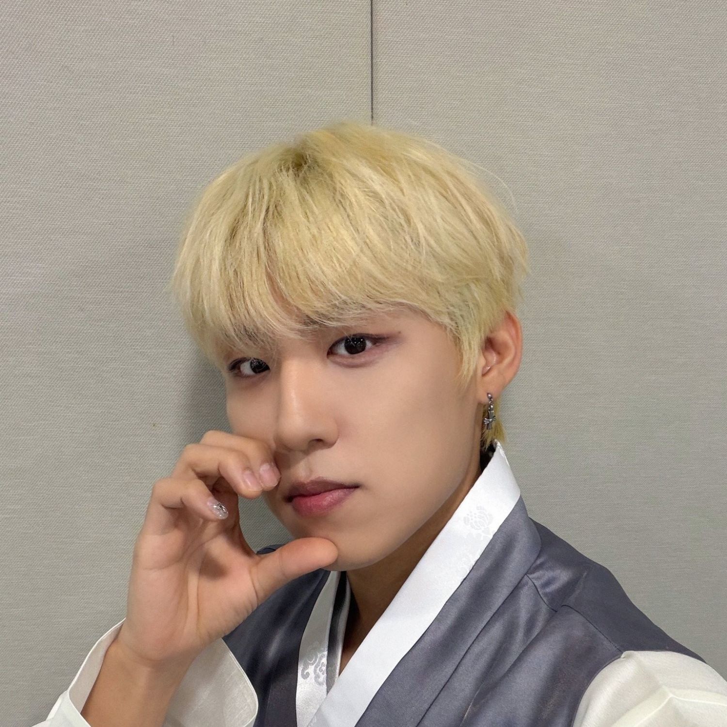Behind-the-scenes cut of Park Woojin (AB6IX)