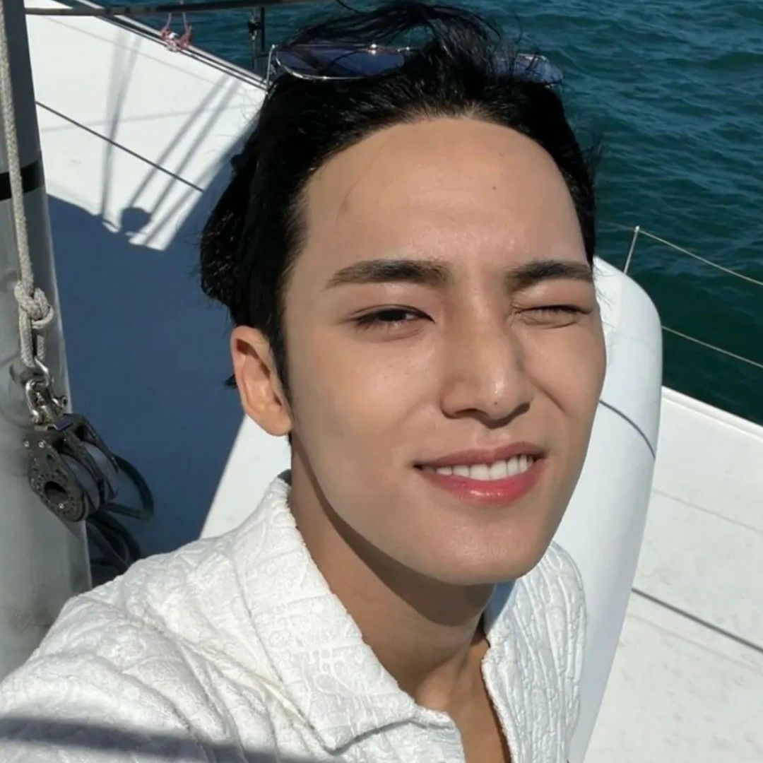 Latest photo of Mingyu (SEVENTEEN)