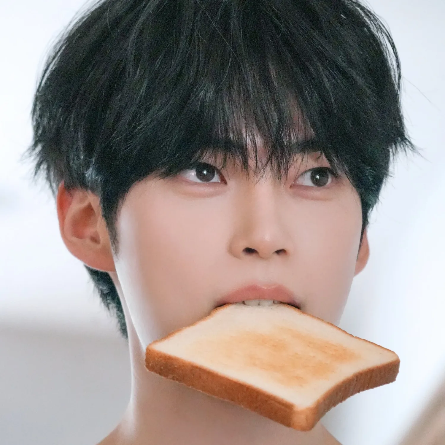 A moment captured by Sung Hanbin (ZEROBASEONE)'s fan