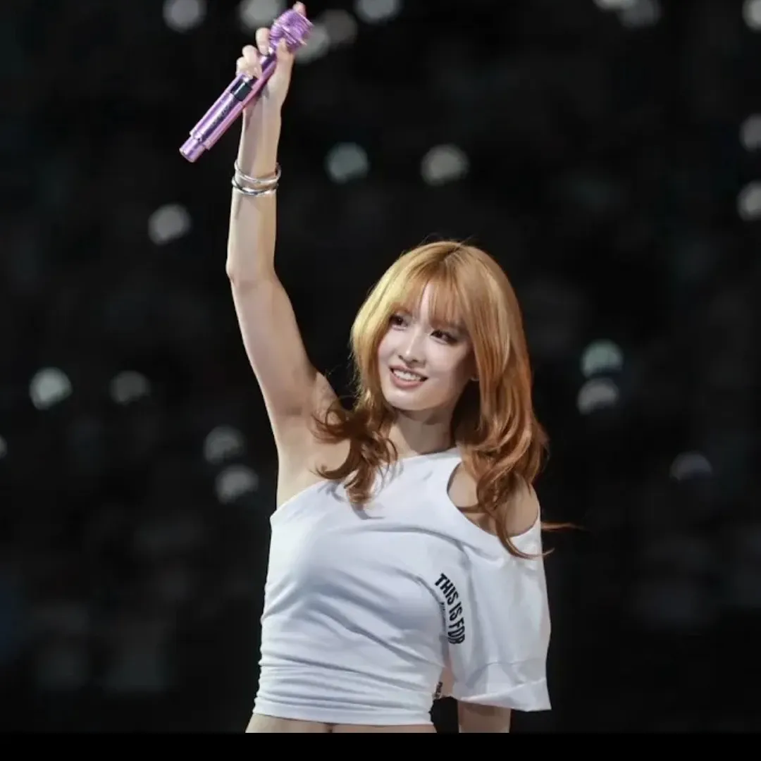 Potret di balik layar Momo (TWICE)