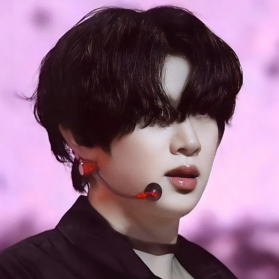 Behind-the-scenes cut of Heechul (Super Junior)