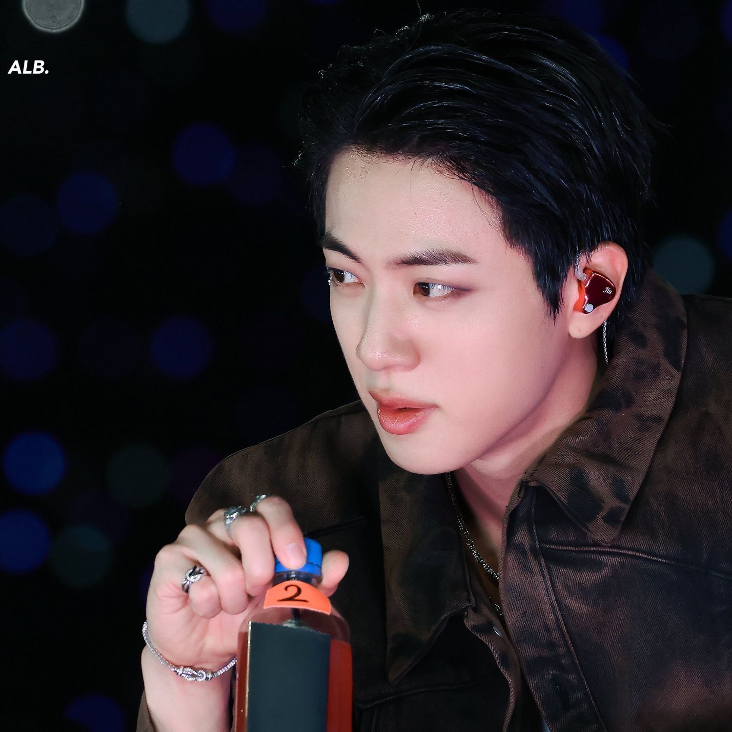 Foto aktivitas terbaru Jin (BTS)