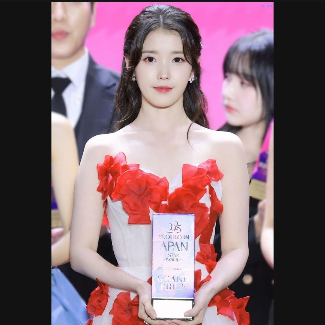 Potret di balik layar IU