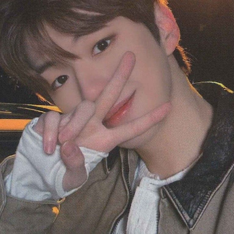 강다니엘의 비하인드 컷