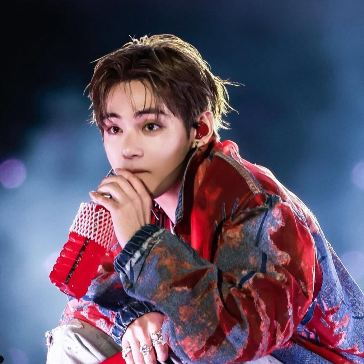뷔 (방탄소년단)의 비하인드 컷