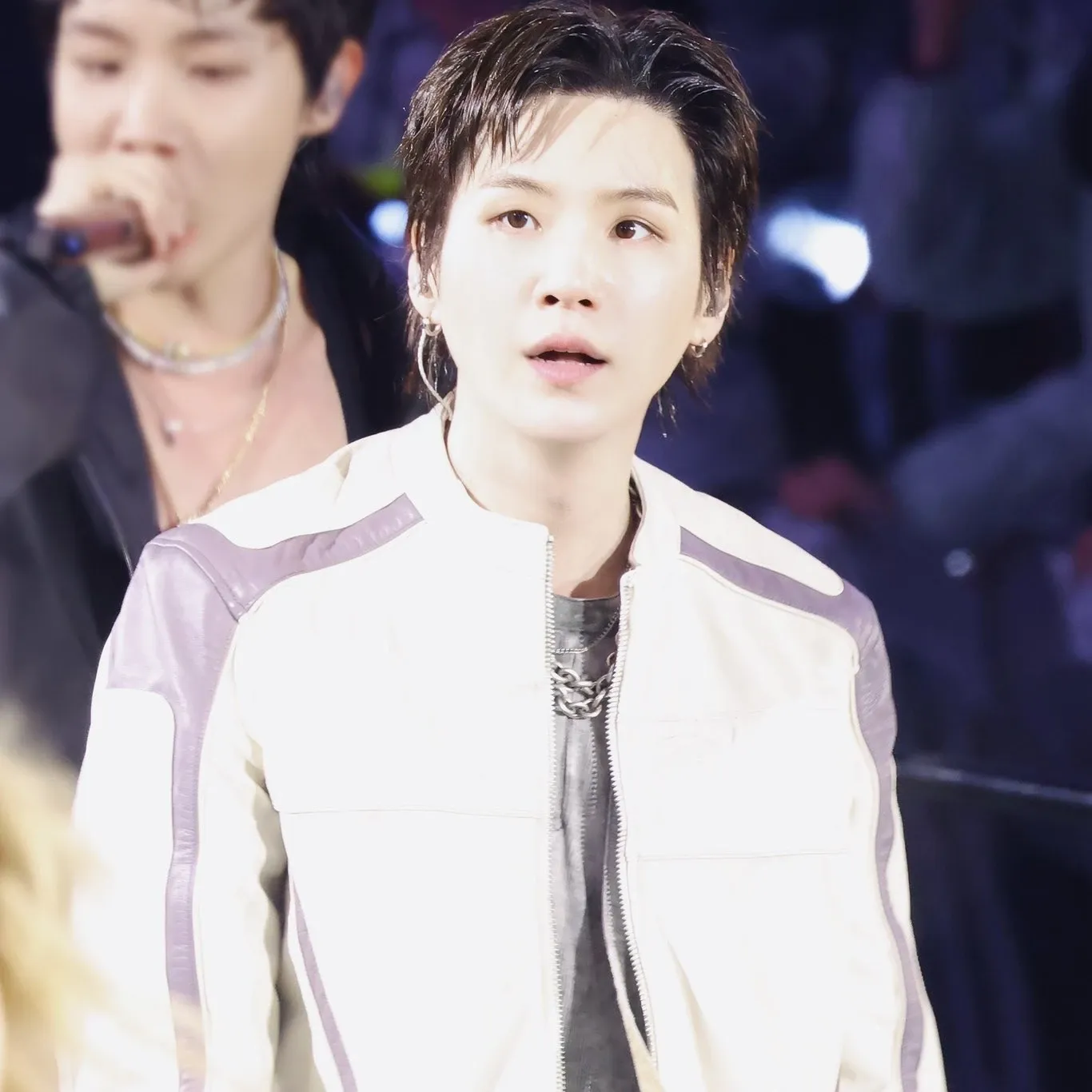 SUGA (防彈少年團)的幕後花絮