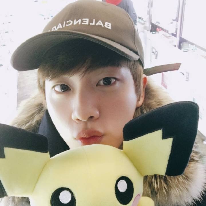 진 (방탄소년단)의 최신 사진