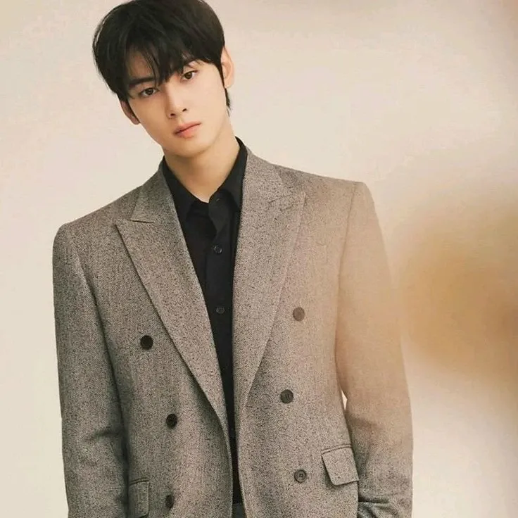 Recent activity shot of Eunwoo (ASTRO)