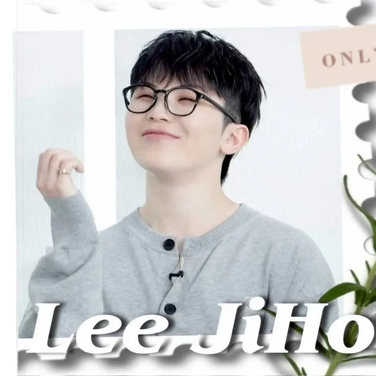 A moment captured by Woozi (SEVENTEEN)'s fan