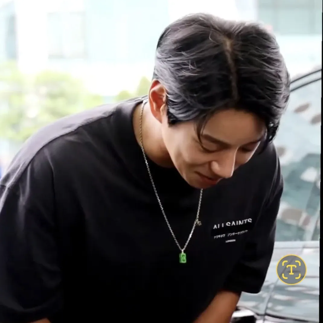 A moment captured by Hwang Chiyeol's fan