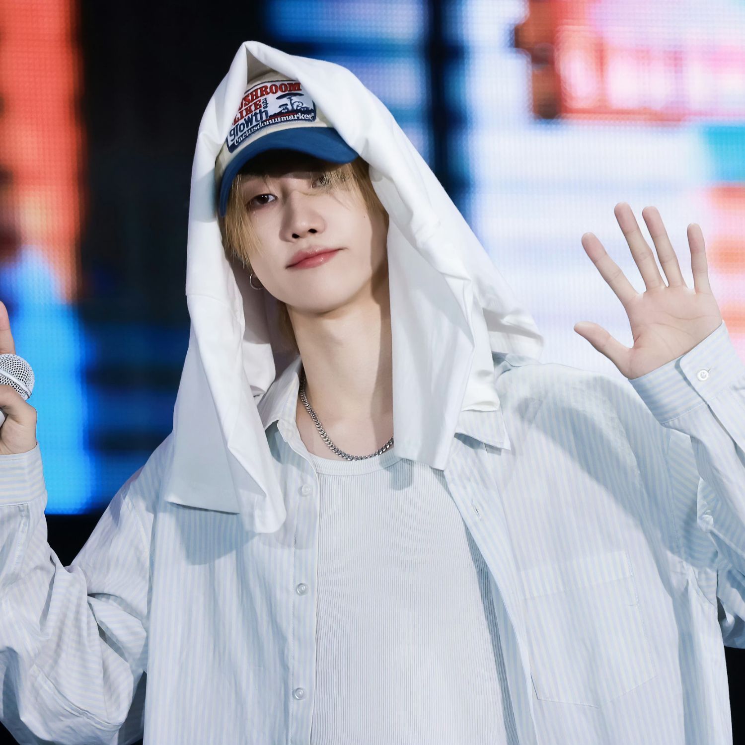 Behind-the-scenes cut of The 8 (SEVENTEEN)