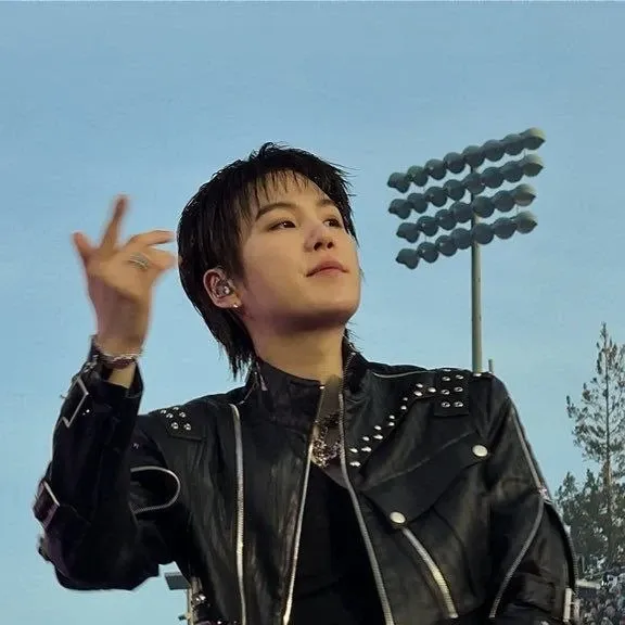 Potret di balik layar SUGA (BTS)